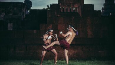 Zwei Boxer in Kampfszene aus Martial-Arts-Film
