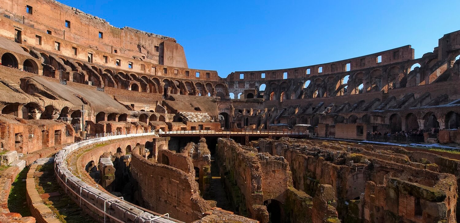 Ein römisches Kolosseum in einem Monumentalfilm der Antike.